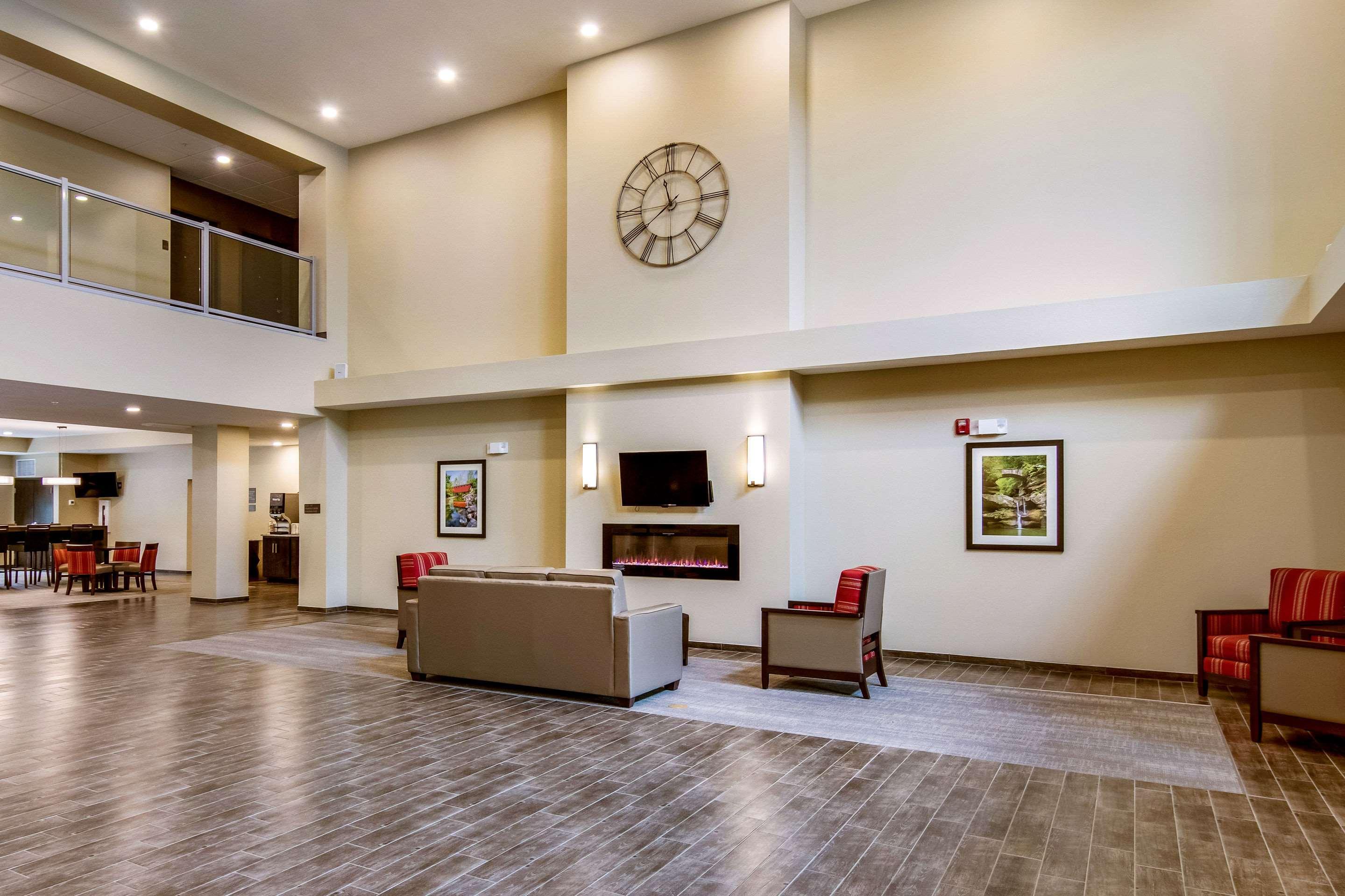Comfort Suites Wooster Near University Campus Exterior photo